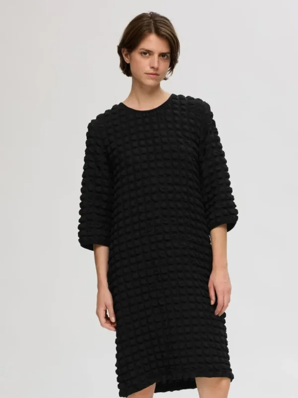 Kjoler>SELECTED MED TEKSTUR MIDIKJOLE Black