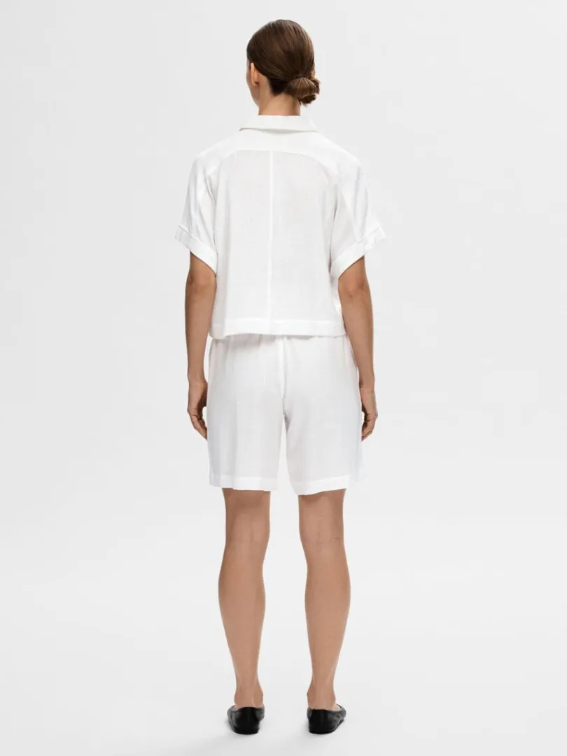 mellemhj_talje_shorts_5-2.webp Shorts>SELECTED MELLEMHØJ TALJE SHORTS White