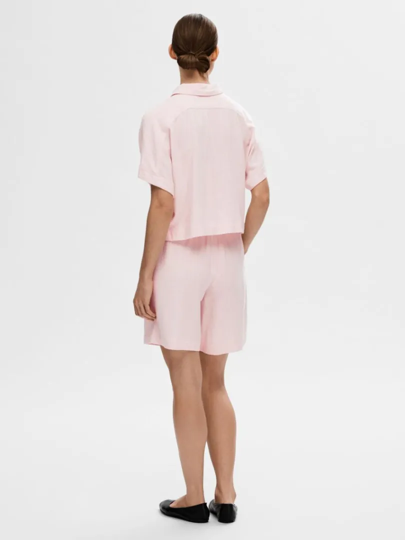 mellemhj_talje_shorts_5-4.webp Shorts>SELECTED MELLEMHØJ TALJE SHORTS Pink