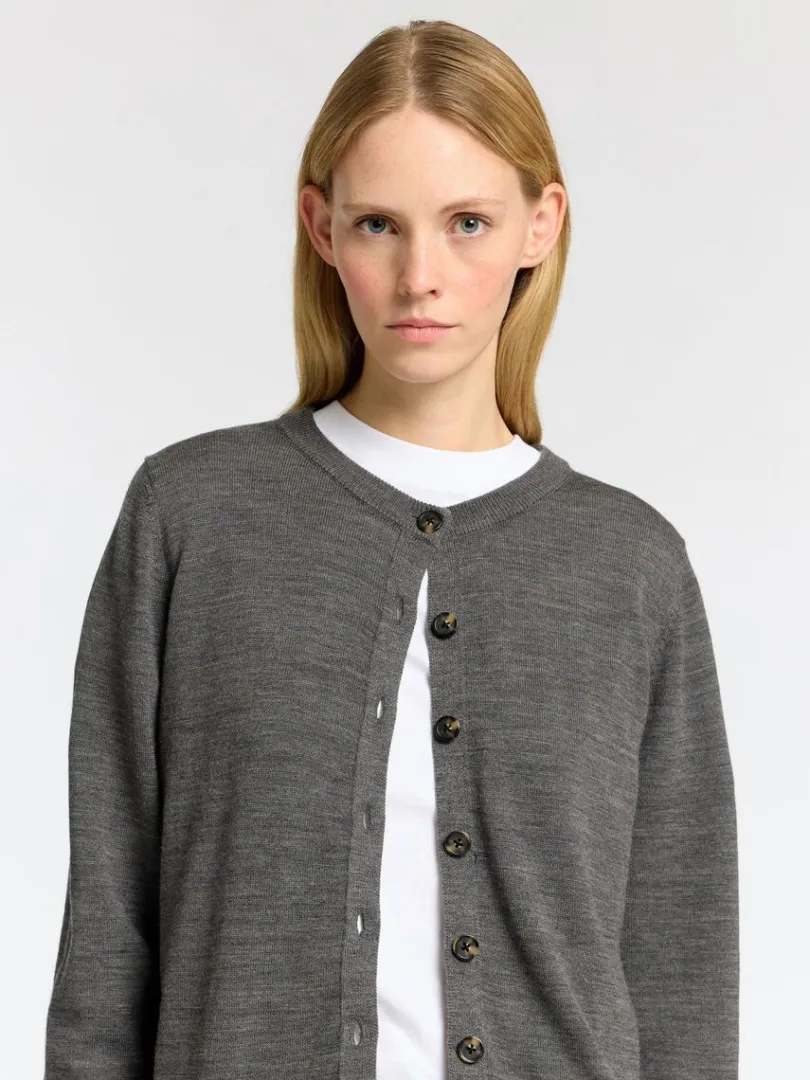 merinould_cardigan_3-1.webp Strik>SELECTED 100% MERINOULD CARDIGAN Grey
