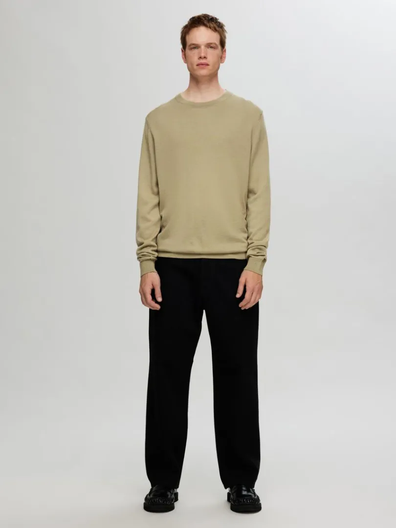 merinould_sweater_med_ru_1-3.webp Strik>SELECTED 100% MERINOULD SWEATER MED RUND HALS Brown