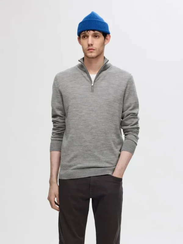 Strik>SELECTED 100% MERINOULD TRØJE MED HALV LYNLÅS Grey