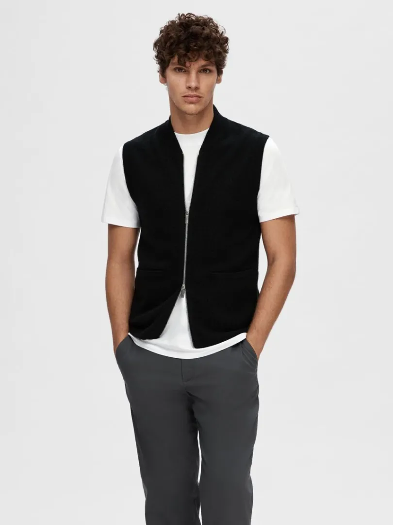 merinould_vest_0.webp Strik>SELECTED MERINO-ULD VEST Black