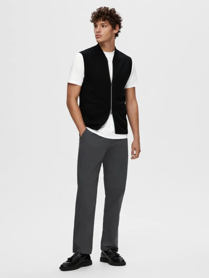 merinould_vest_1.webp Strik>SELECTED MERINO-ULD VEST Black