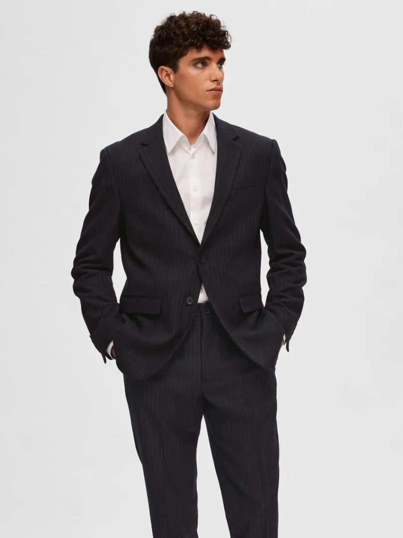 nlestribet_enkeltradet_bl_0.webp Jakkesæt & Blazers>SELECTED NÅLESTRIBET ENKELTRADET BLAZER Blue