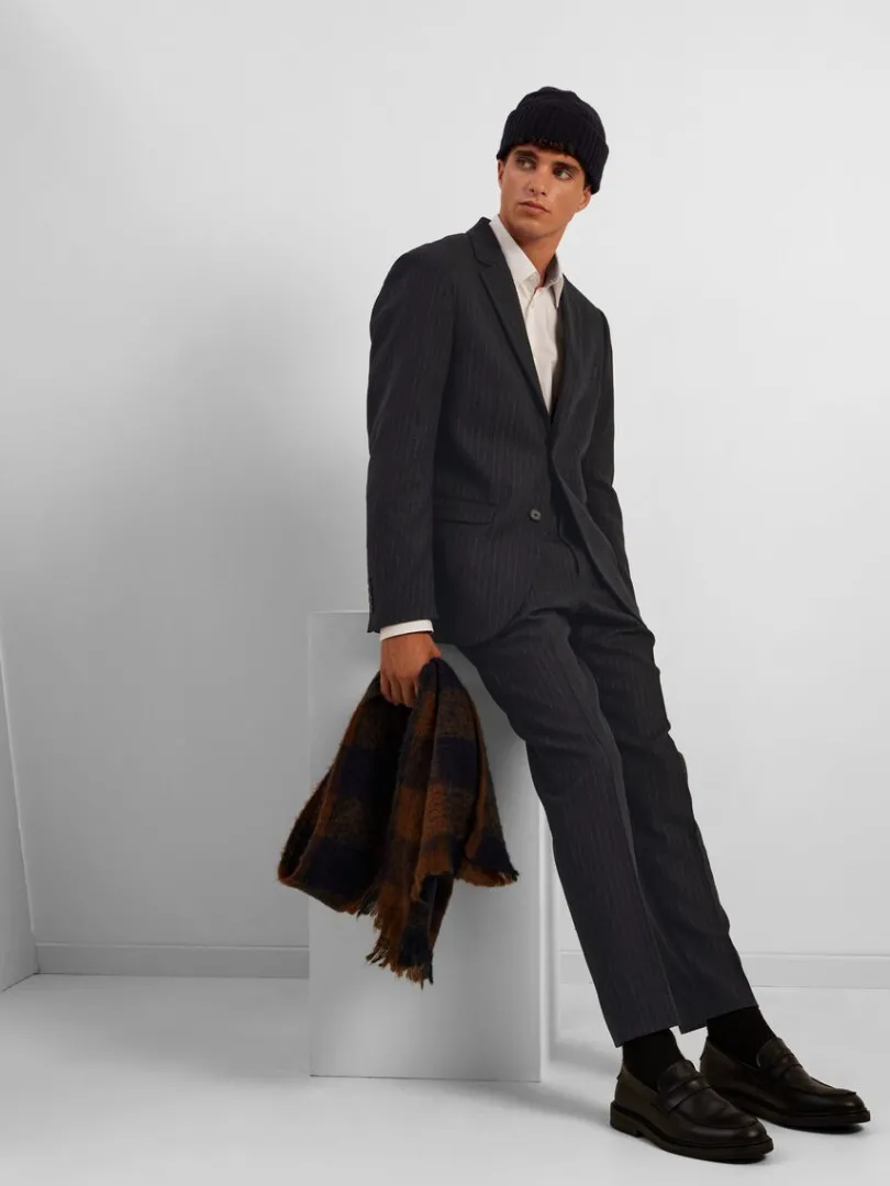 nlestribet_enkeltradet_bl_3.webp Jakkesæt & Blazers>SELECTED NÅLESTRIBET ENKELTRADET BLAZER Blue