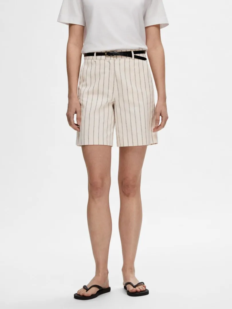 nlestribet_shorts_1.webp Shorts>SELECTED NÅLESTRIBET SHORTS Beige
