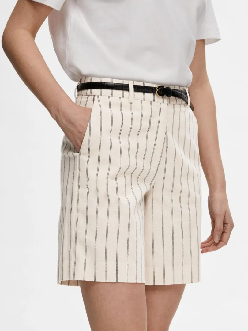 nlestribet_shorts_4.webp Shorts>SELECTED NÅLESTRIBET SHORTS Beige