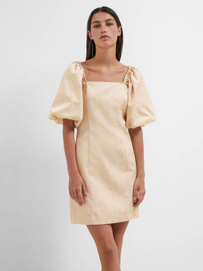 offtheshoulder_kort_kjole_2.webp Kjoler>SELECTED OFF-THE-SHOULDER KORT KJOLE Beige