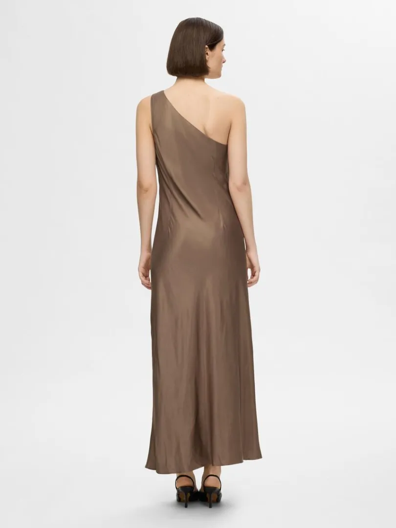 oneshoulder_maxikjole_4.webp Kjoler>SELECTED ONE-SHOULDER MAXIKJOLE Brown