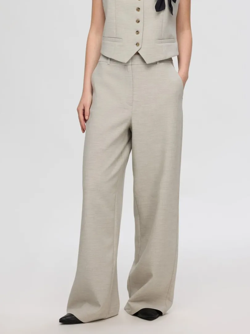 oversized_brede_bukser_0.webp Bukser>SELECTED OVERSIZED BREDE BUKSER Beige