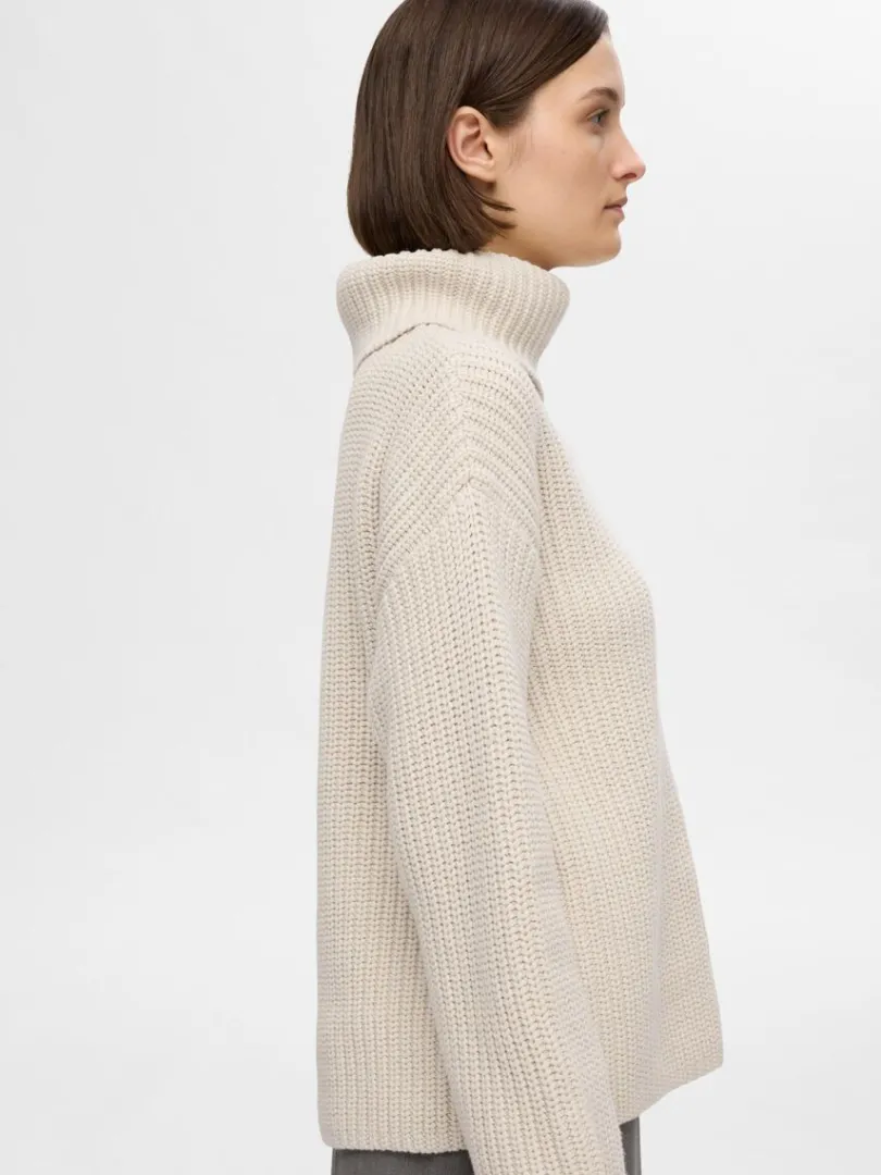 oversized_chunky_strikket_2-1.webp Strik>SELECTED OVERSIZED CHUNKY STRIKKET TRØJE Beige