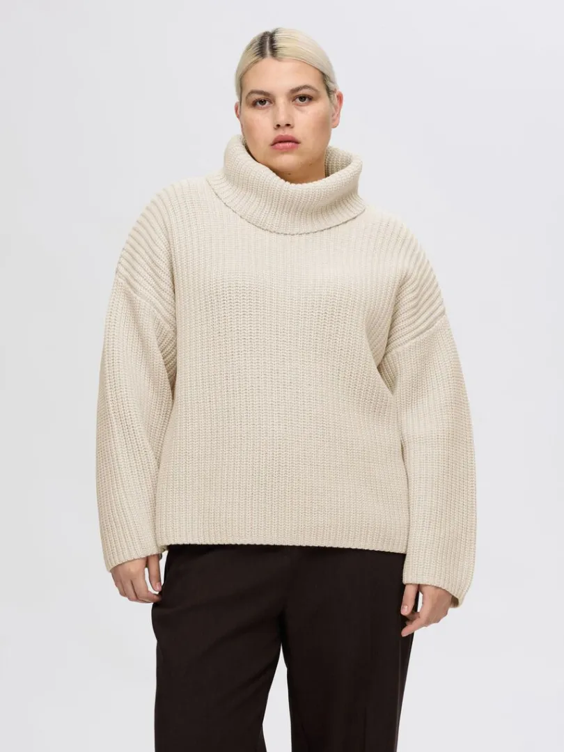 oversized_chunky_strikket_6-1.webp Strik>SELECTED OVERSIZED CHUNKY STRIKKET TRØJE Beige