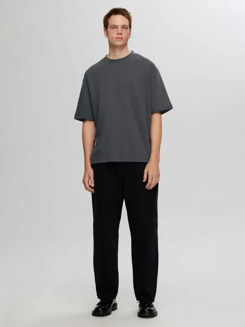 oversized_kortrmet_tshirt_1-2.webp T-shirts>SELECTED OVERSIZED KORTÆRMET T-SHIRT Grey