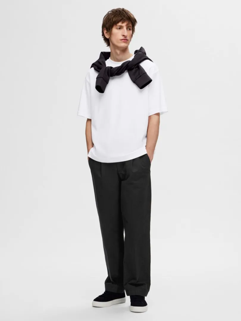 oversized_kortrmet_tshirt_1-8.webp T-shirts>SELECTED OVERSIZED KORTÆRMET T-SHIRT White