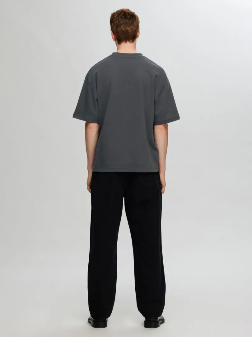 oversized_kortrmet_tshirt_4-2.webp T-shirts>SELECTED OVERSIZED KORTÆRMET T-SHIRT Grey