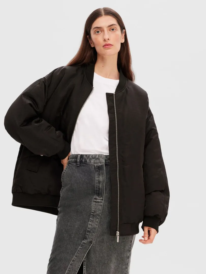 oversized_redown_bomberja_2.webp Overtøj>SELECTED OVERSIZED RE:DOWN® BOMBERJAKKE Black