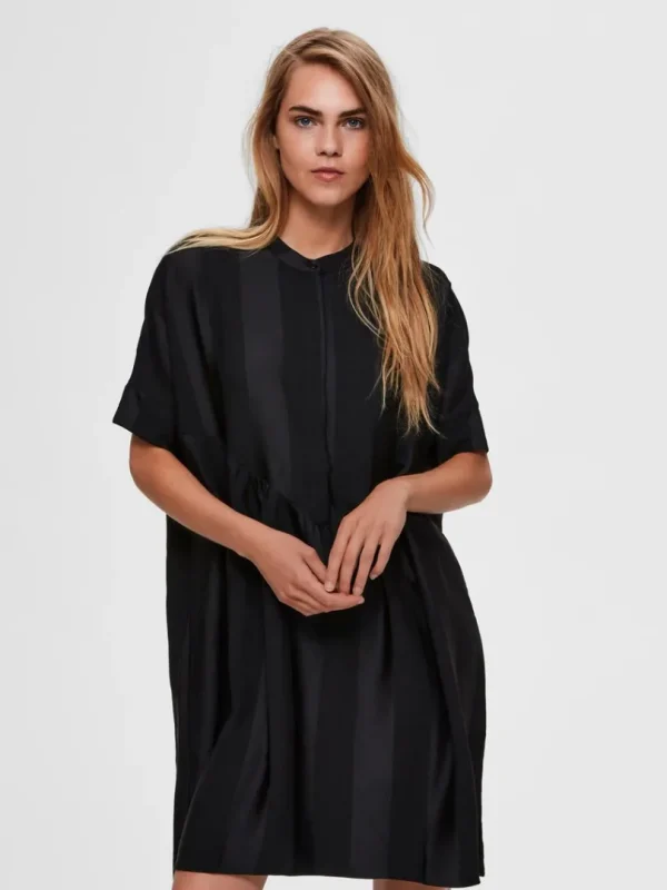 Kjoler>SELECTED OVERSIZED SATIN KORT KJOLE Black