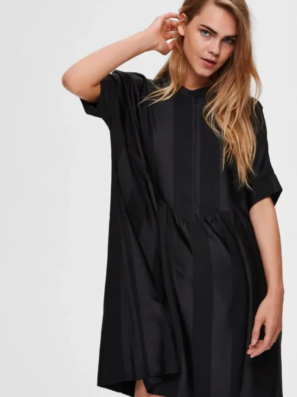 Kjoler>SELECTED OVERSIZED SATIN KORT KJOLE Black