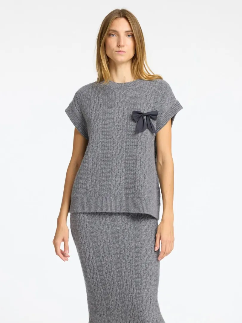 oversized_strik_vest_0.webp Strik>SELECTED OVERSIZED STRIK VEST Grey