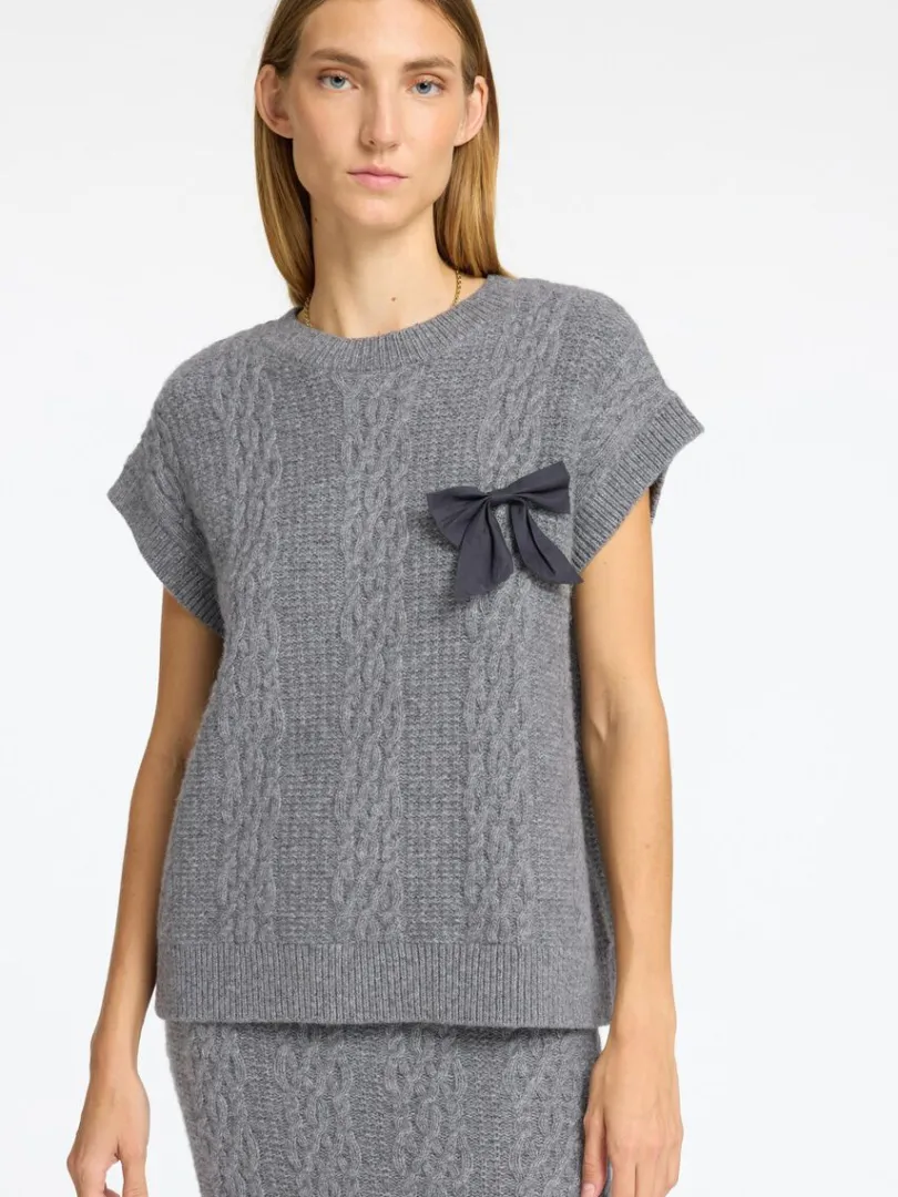 oversized_strik_vest_2.webp Strik>SELECTED OVERSIZED STRIK VEST Grey
