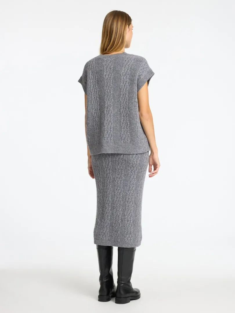oversized_strik_vest_4.webp Strik>SELECTED OVERSIZED STRIK VEST Grey
