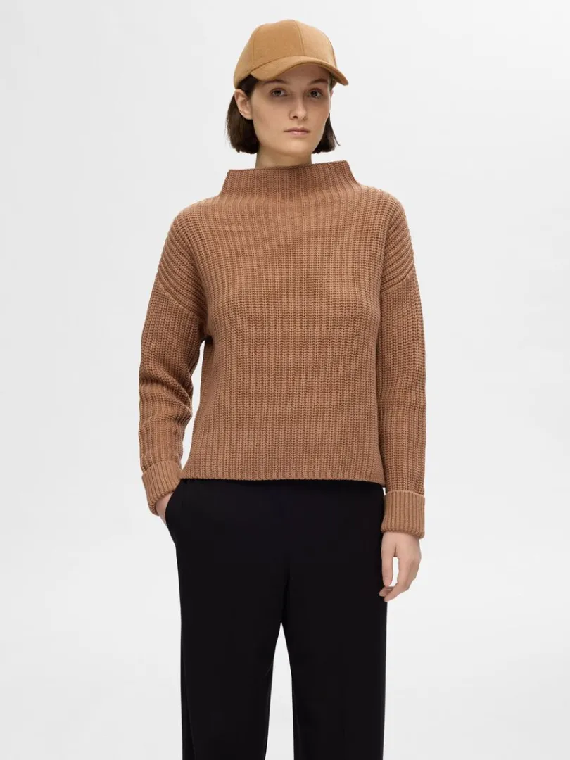 oversized_striktrje_0-9.webp Strik>SELECTED OVERSIZED STRIKTRØJE Brown