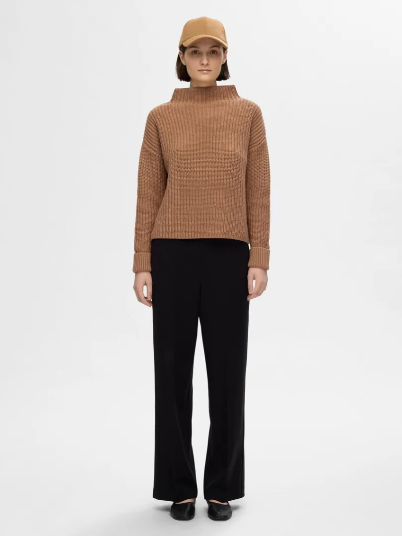 oversized_striktrje_1-5.webp Strik>SELECTED OVERSIZED STRIKTRØJE Brown