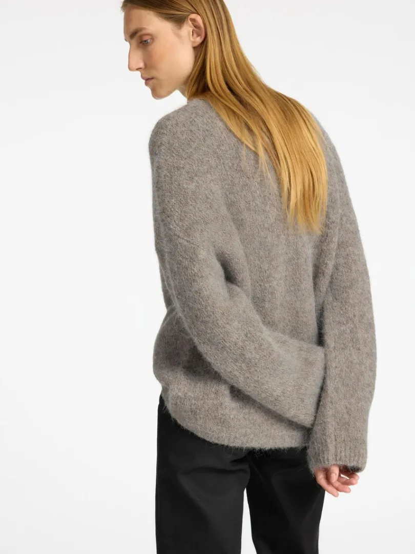 oversized_striktrje_2-3.webp Strik>SELECTED OVERSIZED STRIKTRØJE Grey