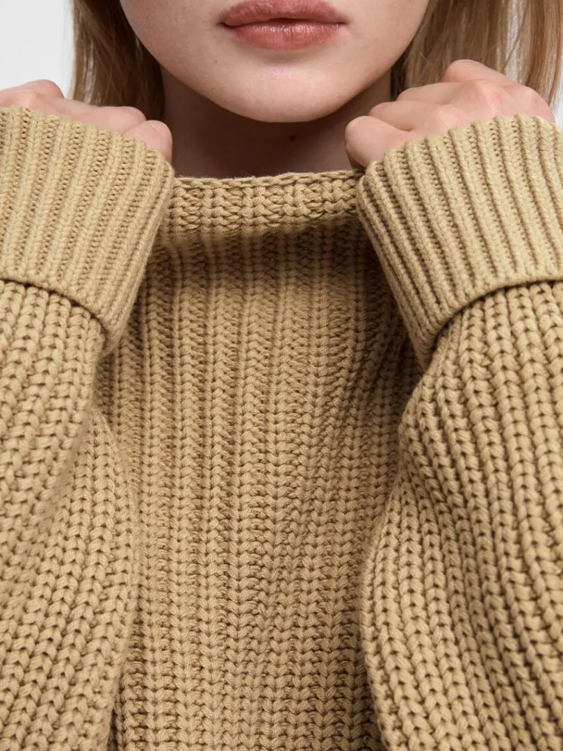oversized_striktrje_3-11.webp Strik>SELECTED OVERSIZED STRIKTRØJE Brown