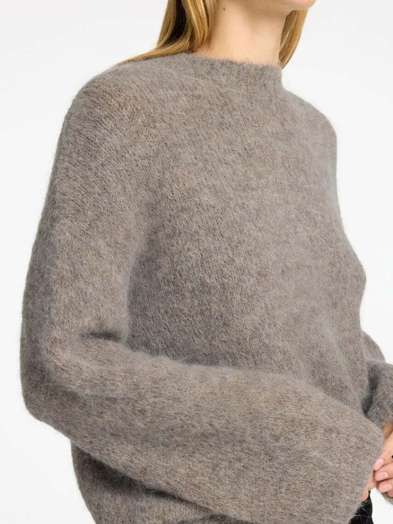 oversized_striktrje_3-3.webp Strik>SELECTED OVERSIZED STRIKTRØJE Grey