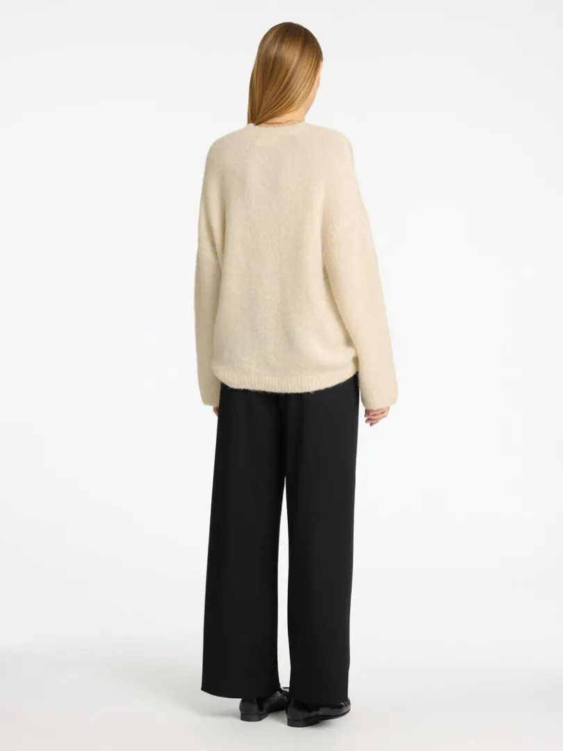 oversized_striktrje_4-2.webp Strik>SELECTED OVERSIZED STRIKTRØJE Beige