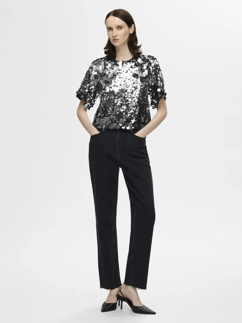 pailletter_kort_top_1.webp Toppe Og Bluser>SELECTED PAILLETTER KORT TOP Silver