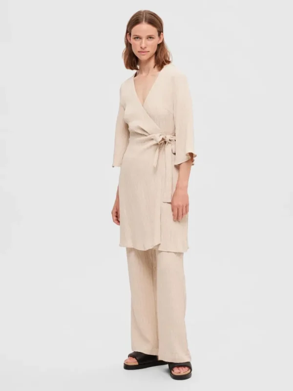 Kjoler>SELECTED PLISSERET SLÅ OM KJOLE Beige
