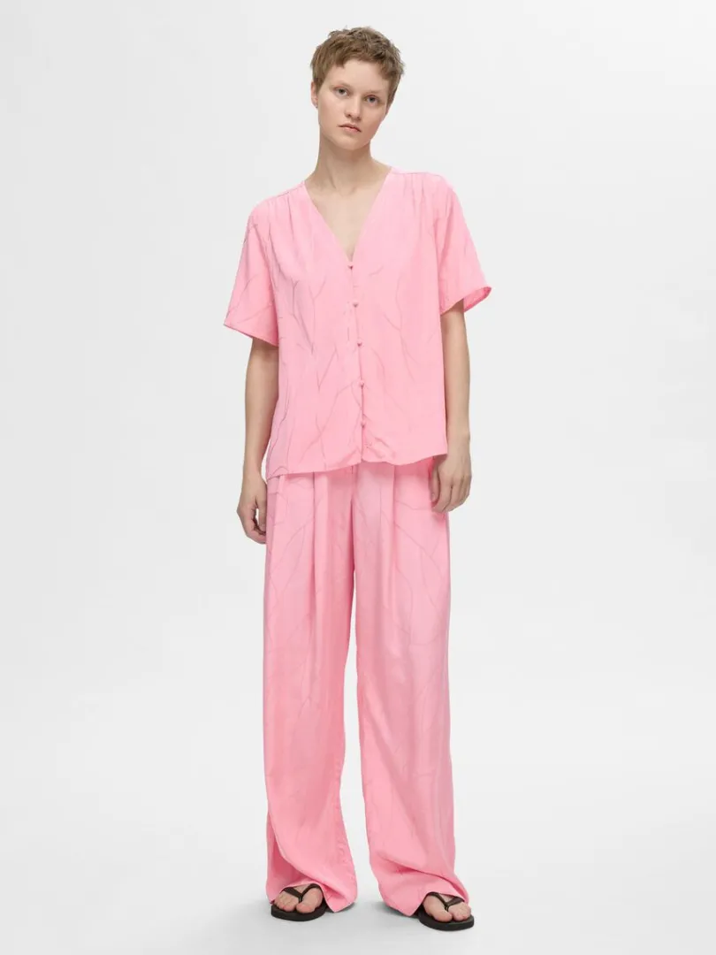 printet_brede_bukser_1.webp Bukser>SELECTED PRINTET BREDE BUKSER Pink