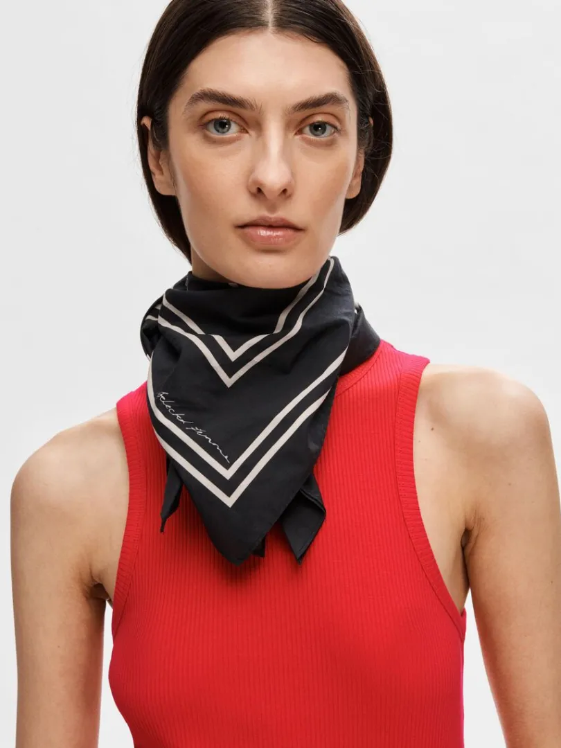 printet_halstrklde_2-1.webp Accessories>SELECTED PRINTET HALSTØRKLÆDE Black