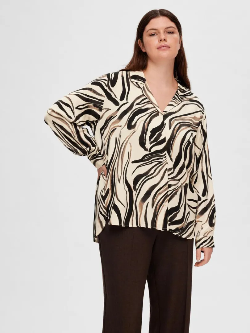 printet_satin_skjorte_6.webp Skjorter>SELECTED PRINTET SATIN. SKJORTE Black