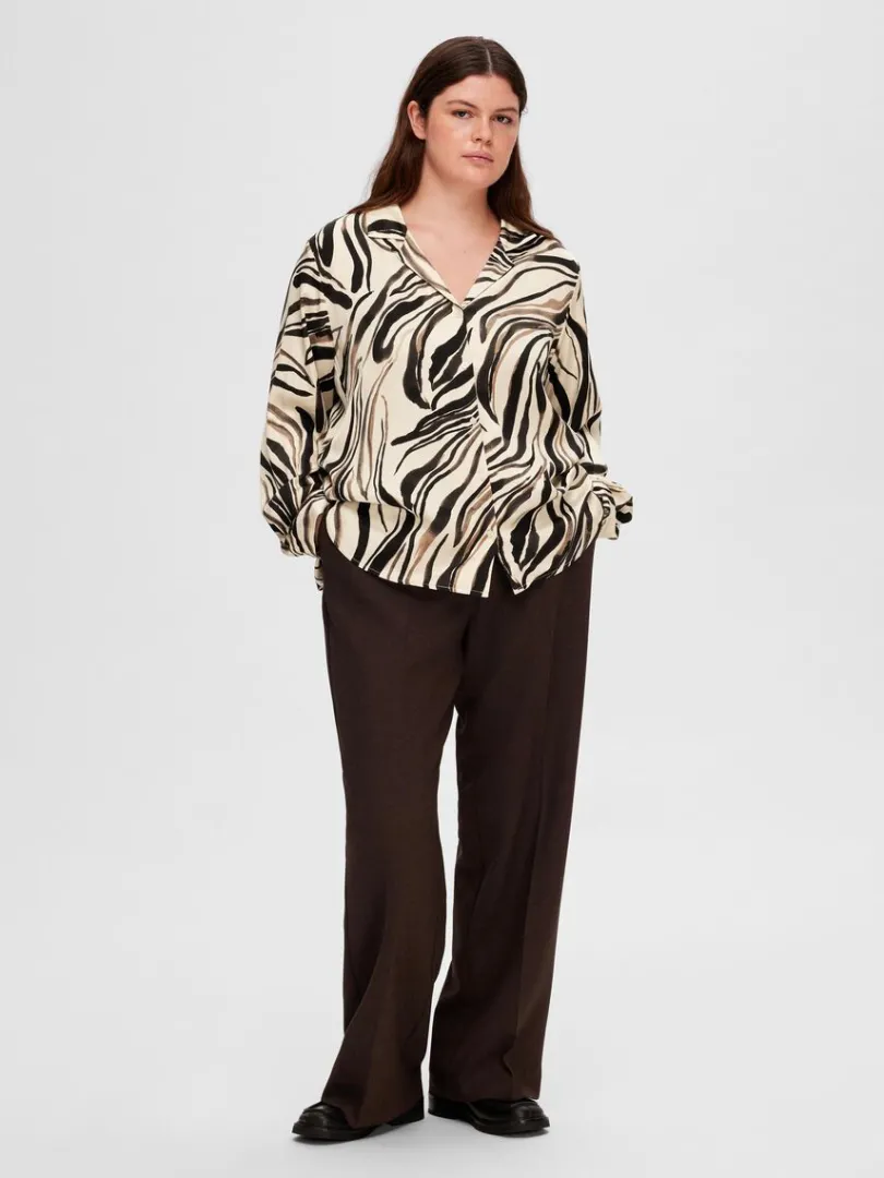 printet_satin_skjorte_7.webp Skjorter>SELECTED PRINTET SATIN. SKJORTE Black