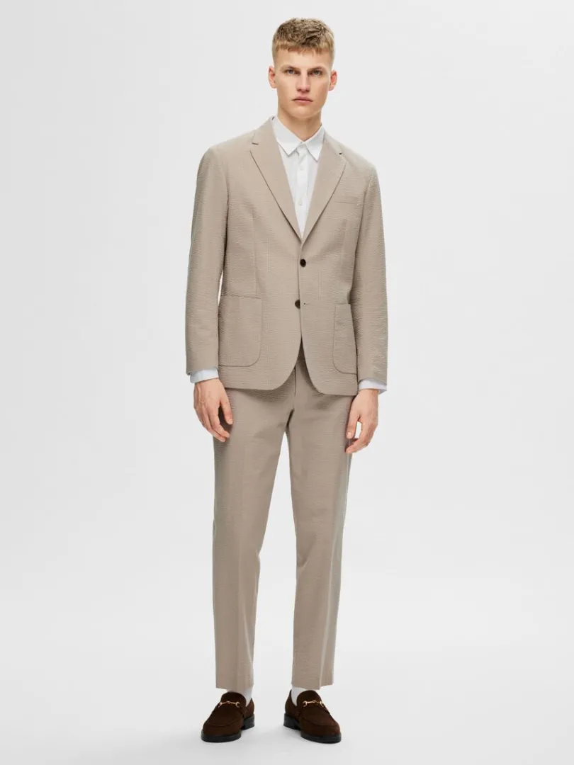 regular_fit_seersucker_bl_1.webp Jakkesæt & Blazers>SELECTED REGULAR FIT SEERSUCKER BLAZER Beige