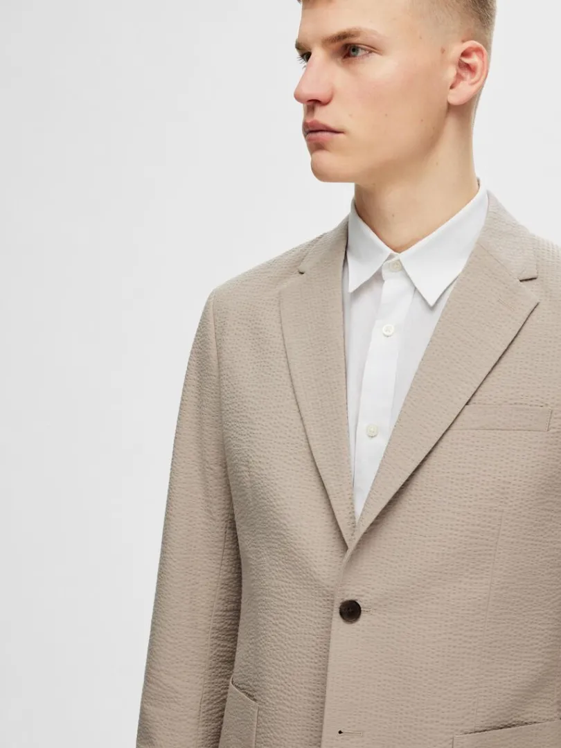 regular_fit_seersucker_bl_3.webp Jakkesæt & Blazers>SELECTED REGULAR FIT SEERSUCKER BLAZER Beige