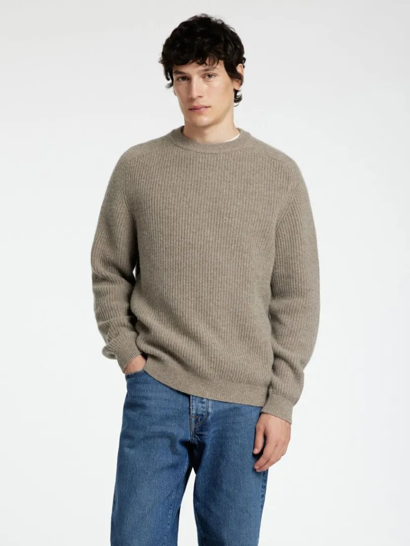 regular_fit_sweater_med_r_0.webp Strik>SELECTED REGULAR FIT SWEATER MED RUND HALS Brown