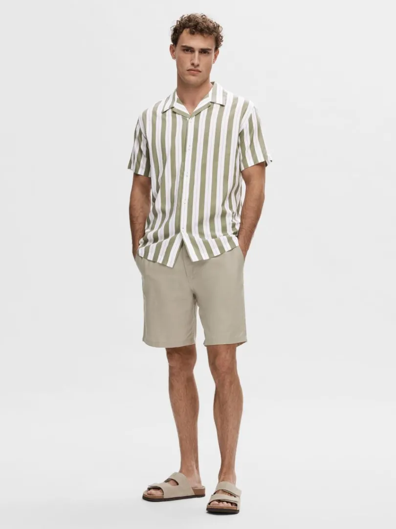 regular_pasform_shorts_2-3.webp Shorts>SELECTED REGULAR PASFORM SHORTS Beige