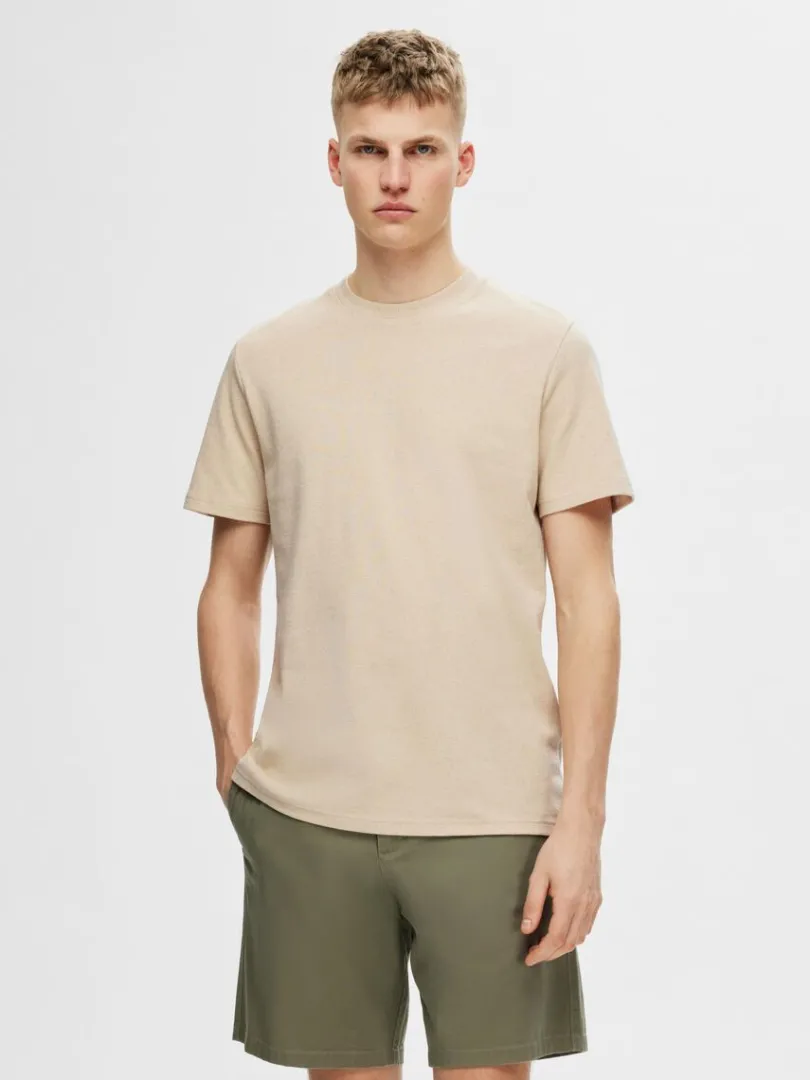 regular_pasform_tshirt_0.webp T-shirts>SELECTED REGULAR PASFORM T-SHIRT Beige