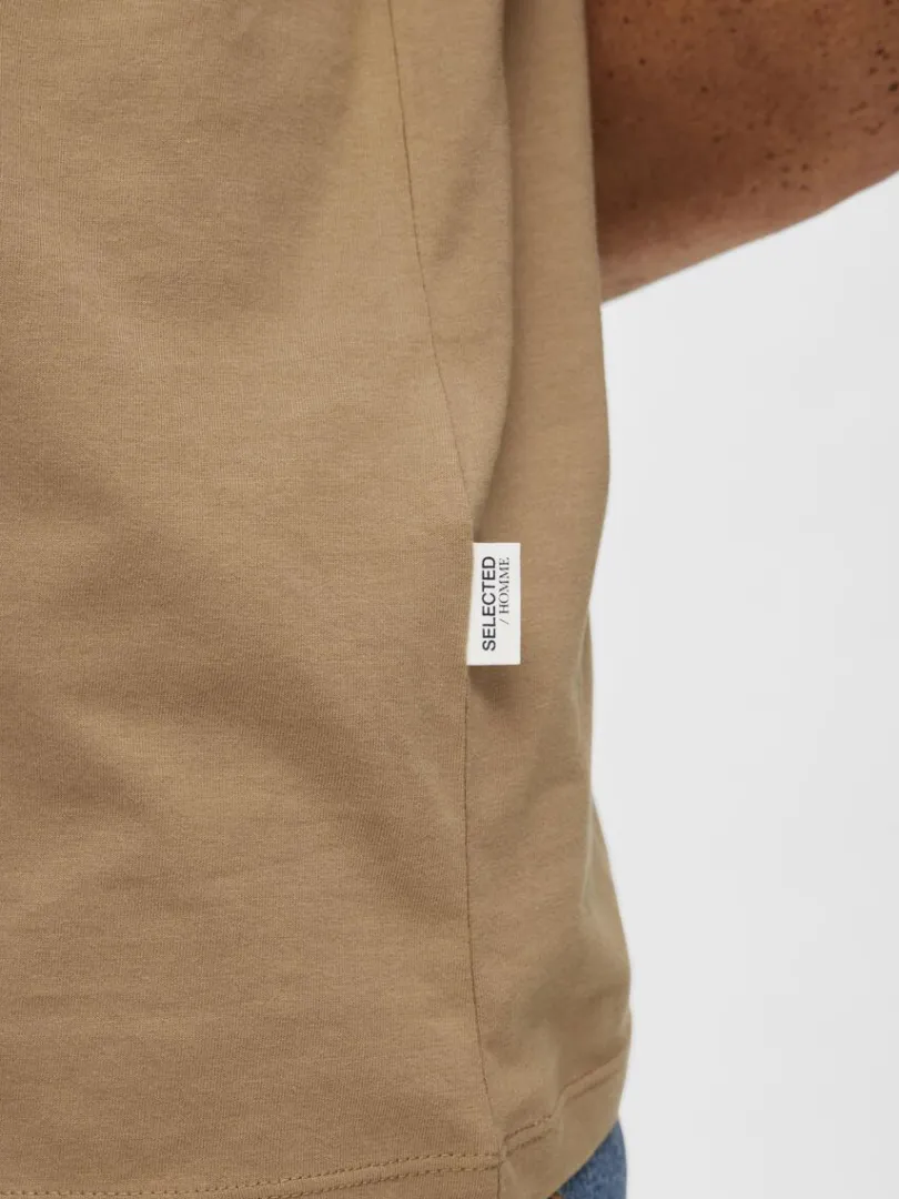 regular_tshirt_3-6.webp T-shirts>SELECTED REGULAR T-SHIRT Brown