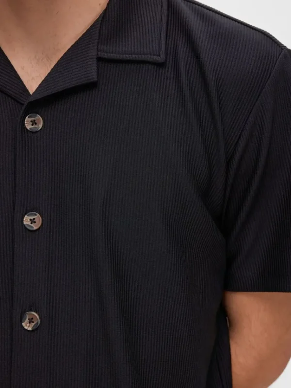 Skjorter>SELECTED RIBBET CUBAN-COLLAR KORTÆRMET SKJORTE Black
