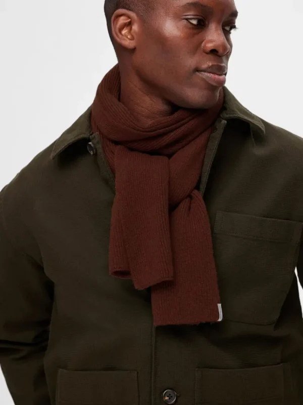 Accessories>SELECTED RIBBET HALSTØRKLÆDE Brown
