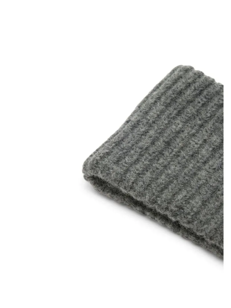 ribbet_strikket_pandebnd_1-1.webp Accessories>SELECTED RIBBET STRIKKET PANDEBÅND Grey