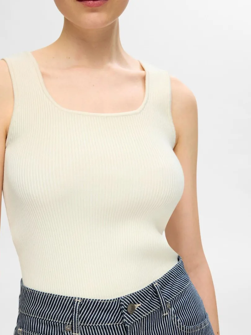 ribbet_tanktop_3-3.webp Toppe Og Bluser>SELECTED RIBBET TANKTOP Beige