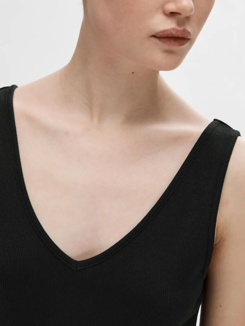 ribbet_tanktop_3.webp Toppe Og Bluser>SELECTED RIBBET TANKTOP Black