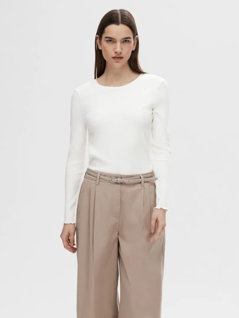 ribbet_top_med_lange_rmer_0-3.webp T-shirts>SELECTED RIBBET TOP MED LANGE ÆRMER White